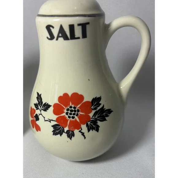 Vintage Hall Kitchenware‎ Orange Poppy Handled Salt & Pepper Shakers - Picture 2 of 9